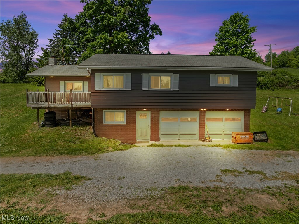 Property Photo: 5067 Homeworth Road OH 44634