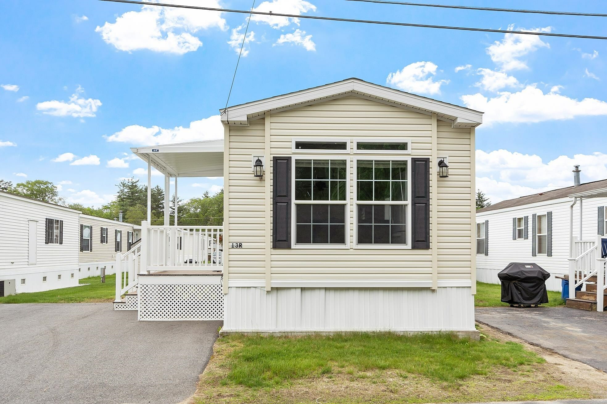Property Photo: 13R Arrow Drive NH 03079