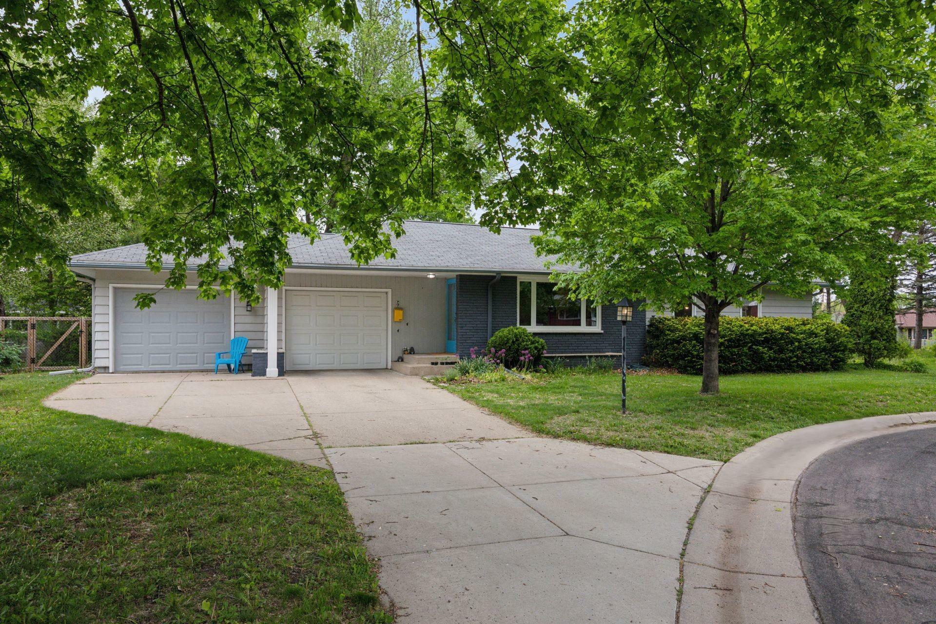 Property Photo: 5 Hillside Court MN 55057