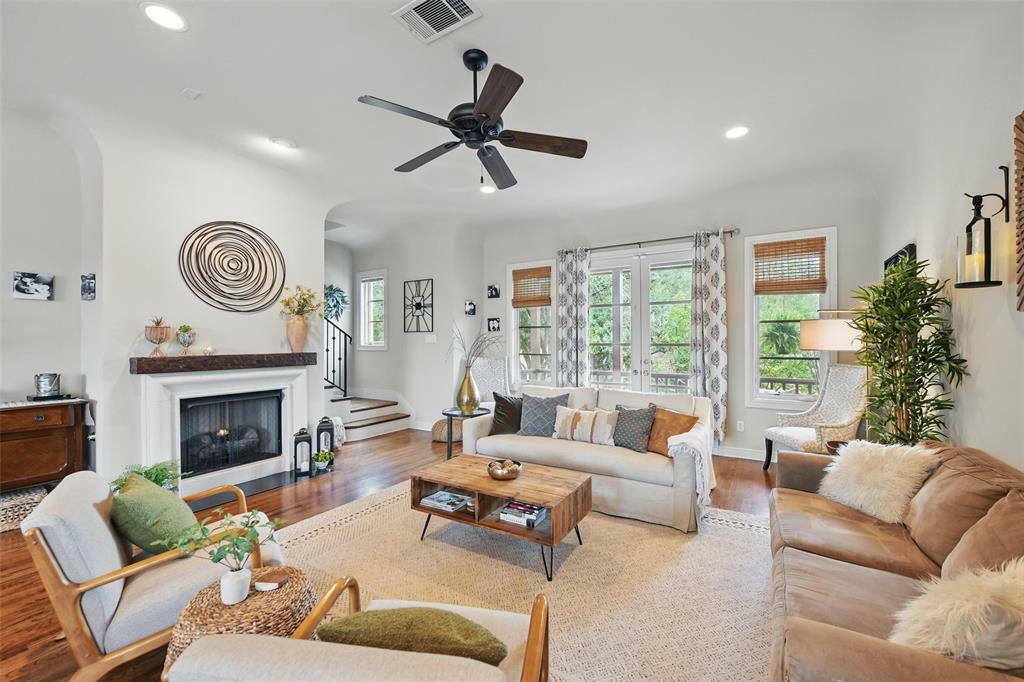 Property Photo: 261 Casa Blanca Avenue TX 76107