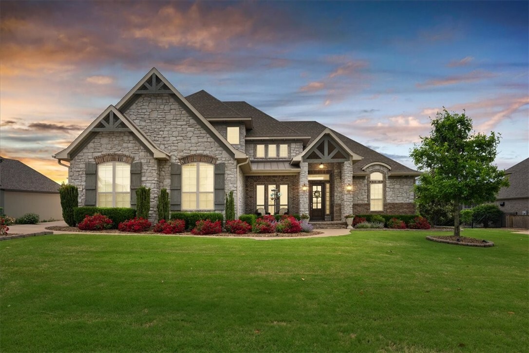 Property Photo: 206 Torrance Drive AR 72718