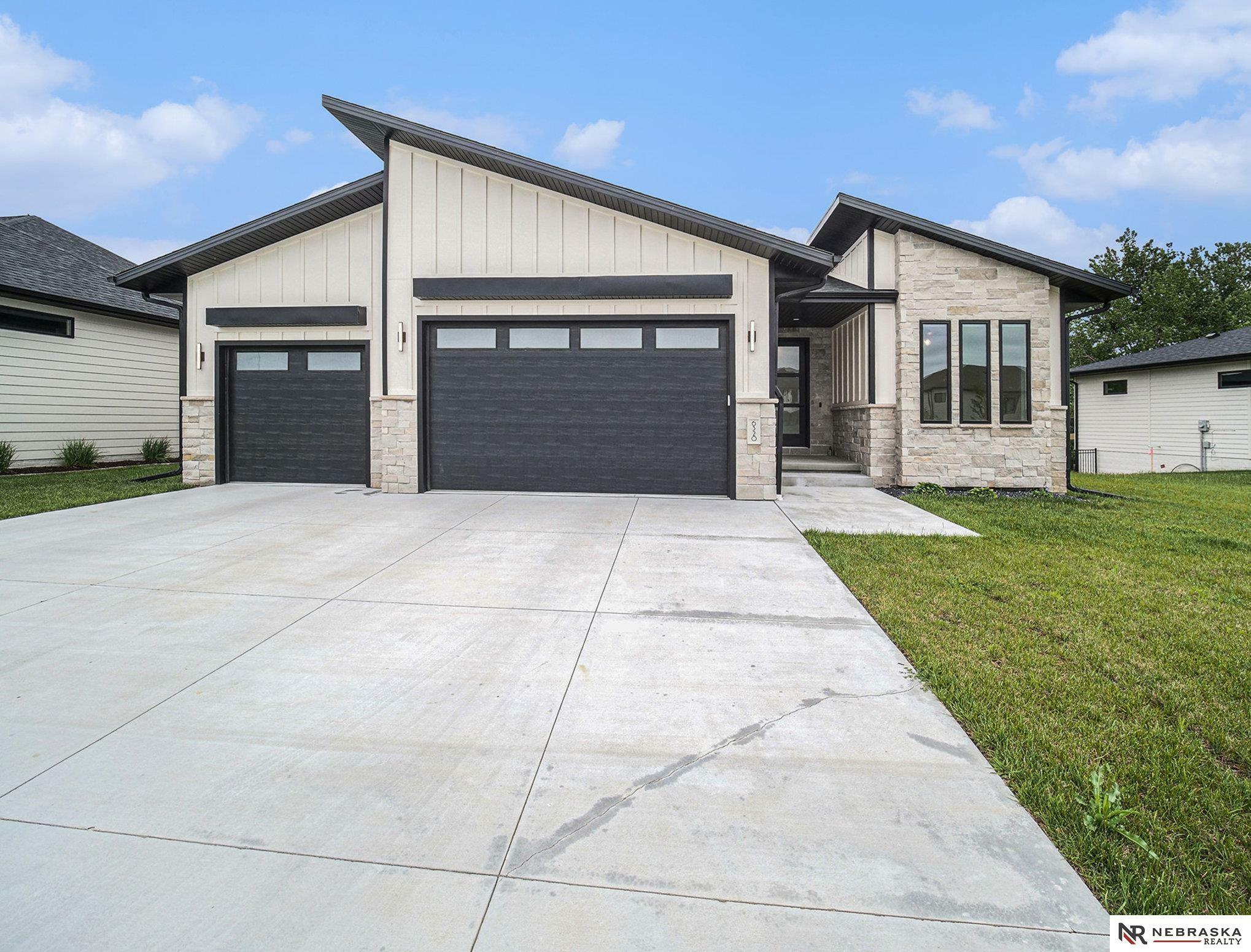 Property Photo: 6320 S 90th Street NE 68526