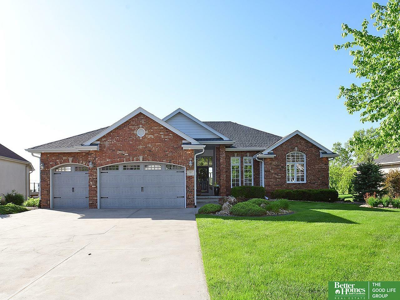 111 Longwood Drive  Papillion NE 68133 photo