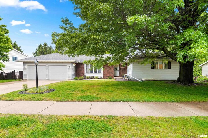 12515 N Cedar Bluff Drive  Dunlap IL 61525 photo