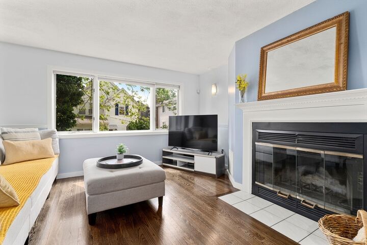 Property Photo: 31 Ashland Street 6 MA 02472