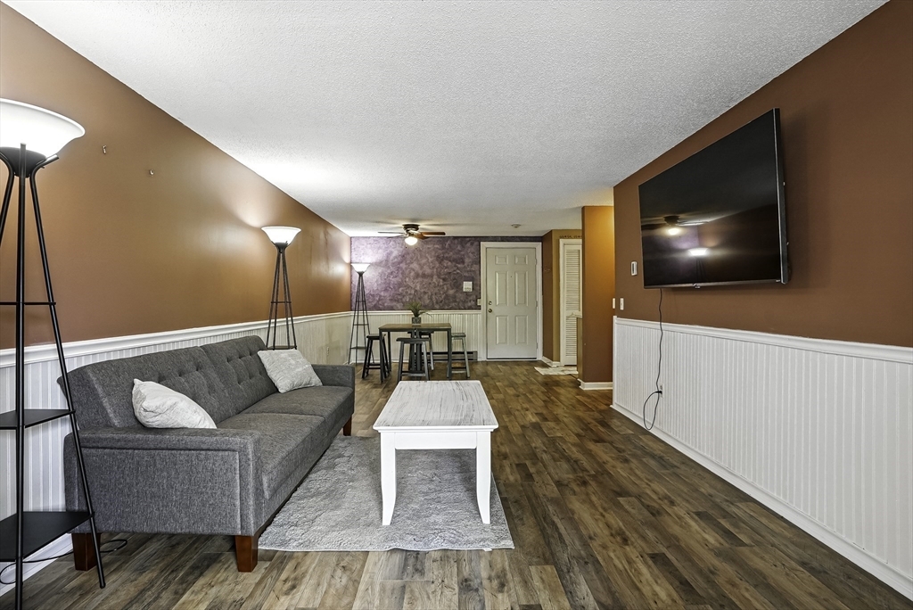 Property Photo: 109 Heritage Dr 109 MA 01588