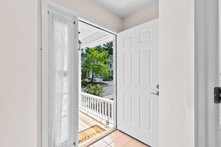Property Photo:  11 Holly Ct 11  MA 02370 