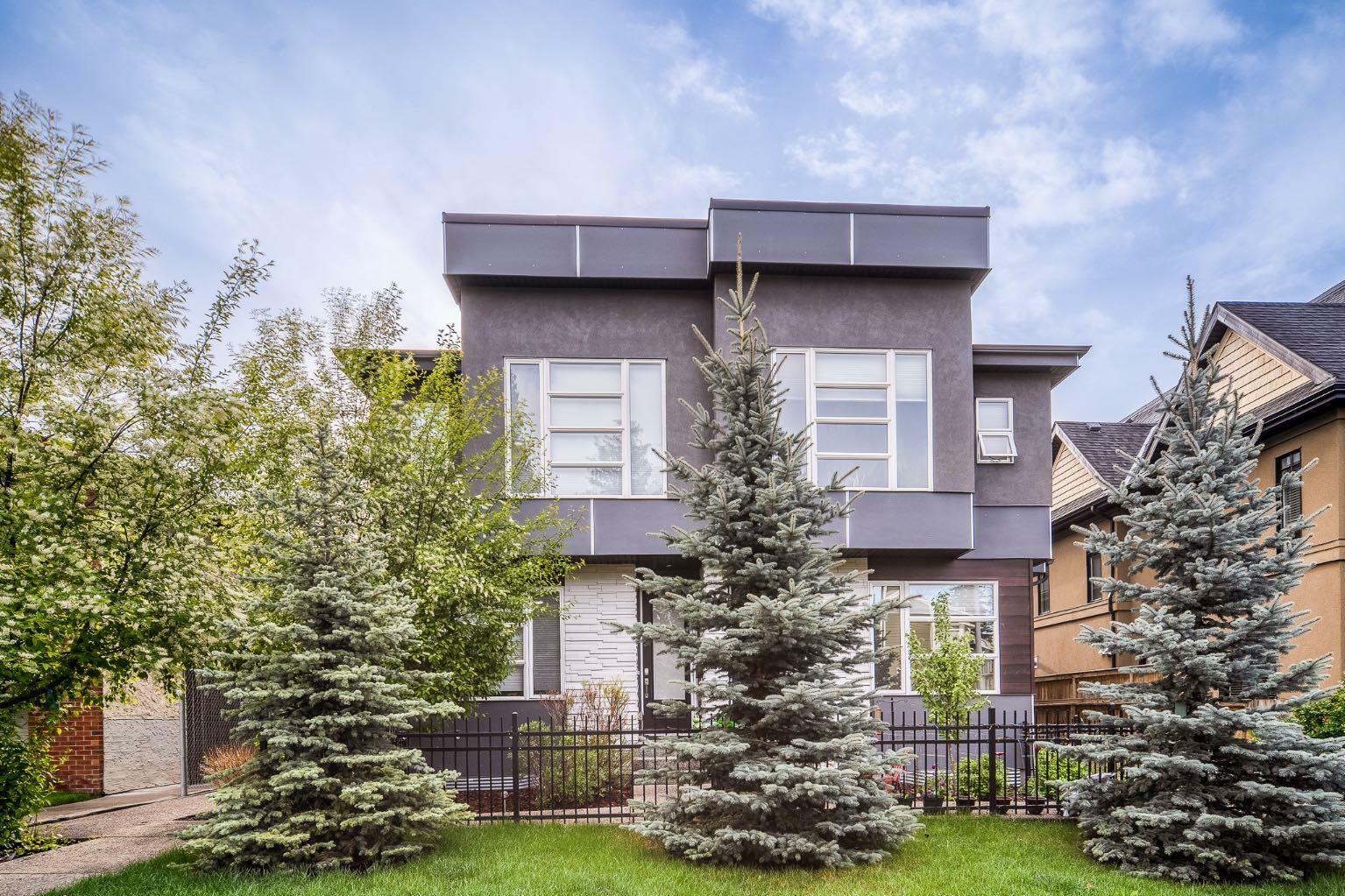 Property Photo: 1934 25A Street SW 2 AB T3E 1Y5