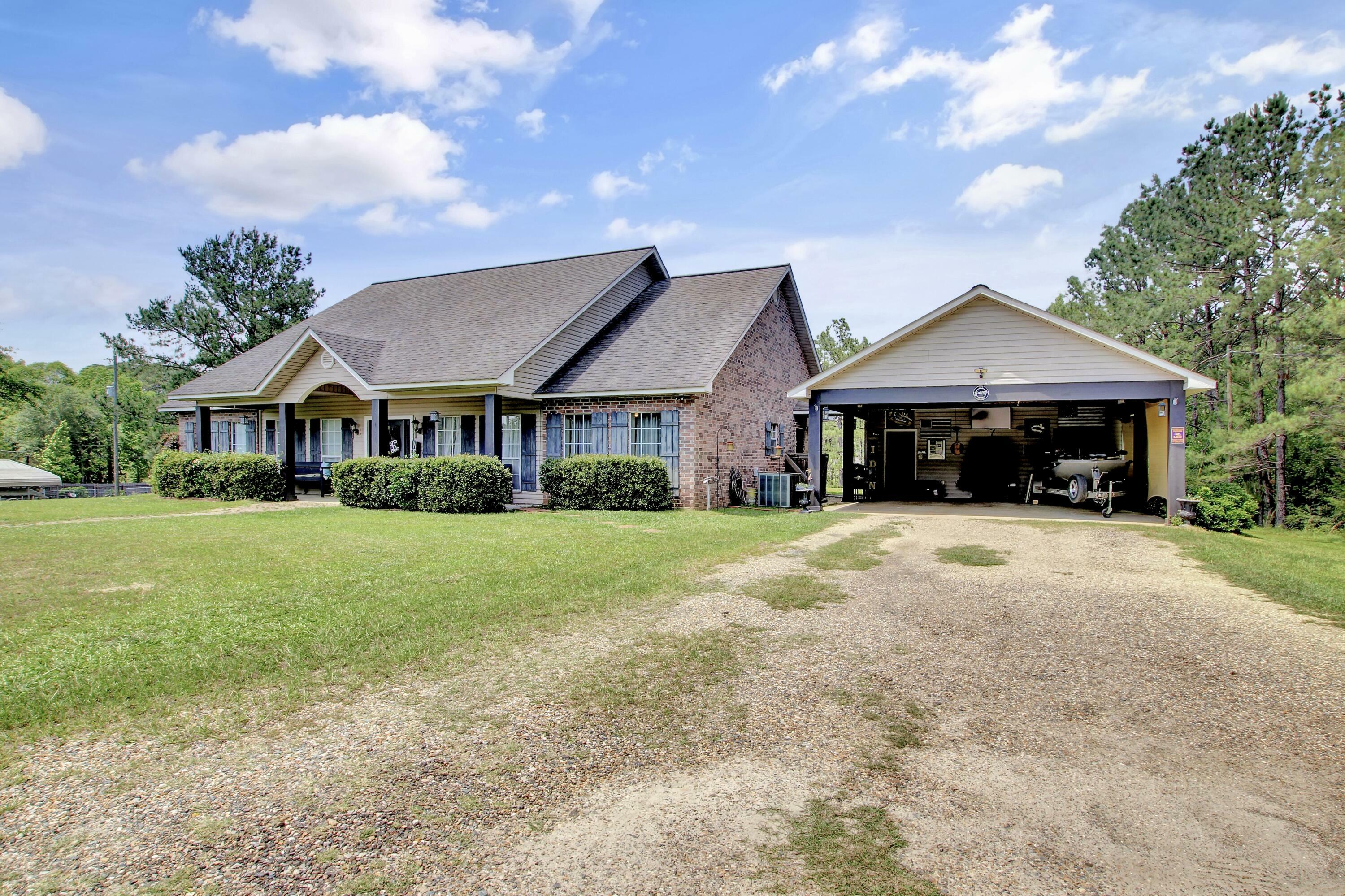 Property Photo: 131 Kingswood Grv LA 71439