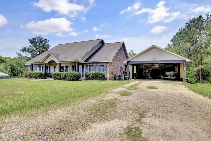 Property Photo:  131 Kingswood Grv  LA 71439 