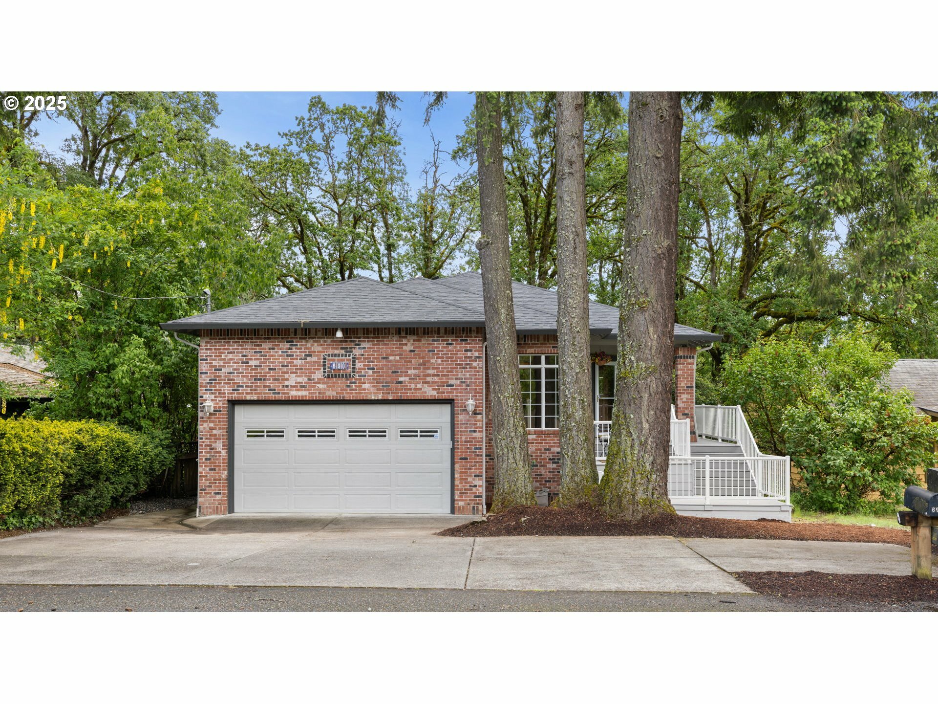 Property Photo: 690 N Shepherd Rd WA 98671