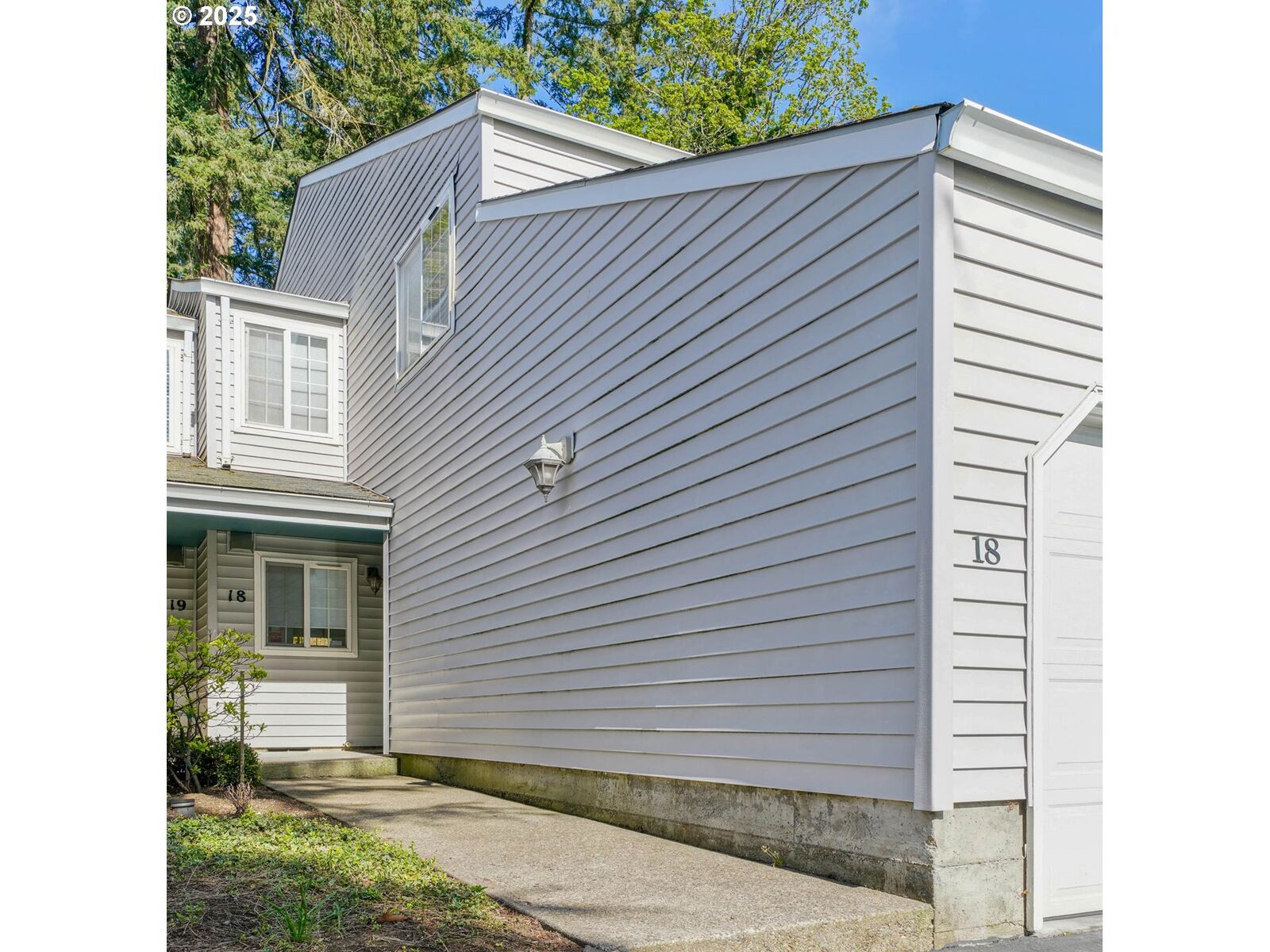 Property Photo: 4001 12th St Cut Off SE 18 OR 97302