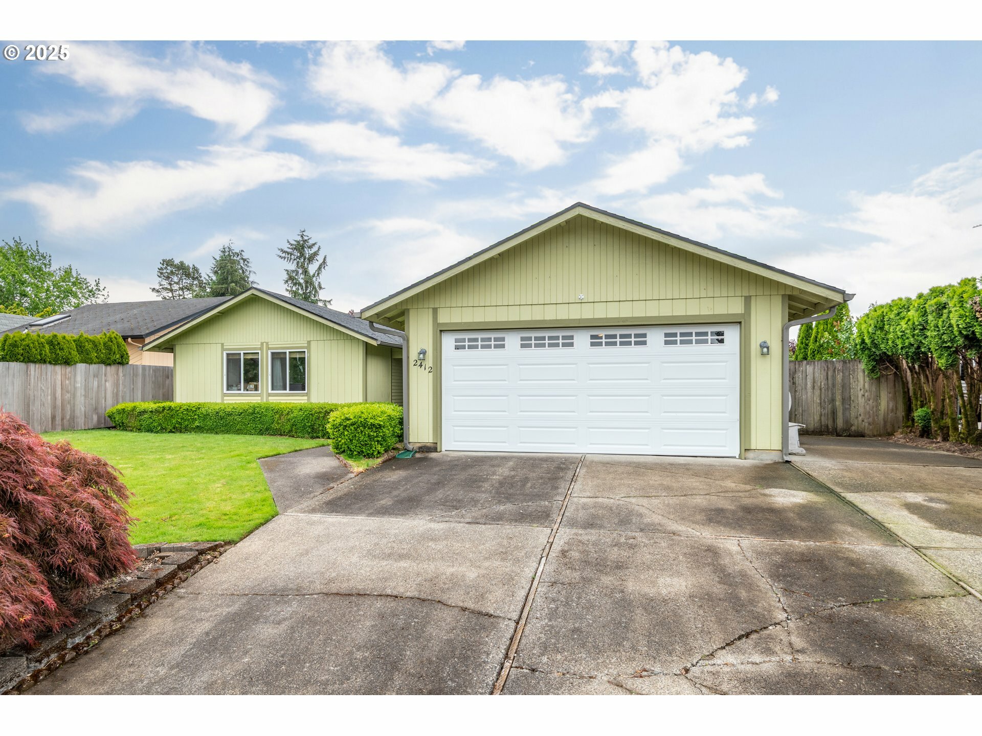 Property Photo: 2412 Mulberry Ave WA 98632