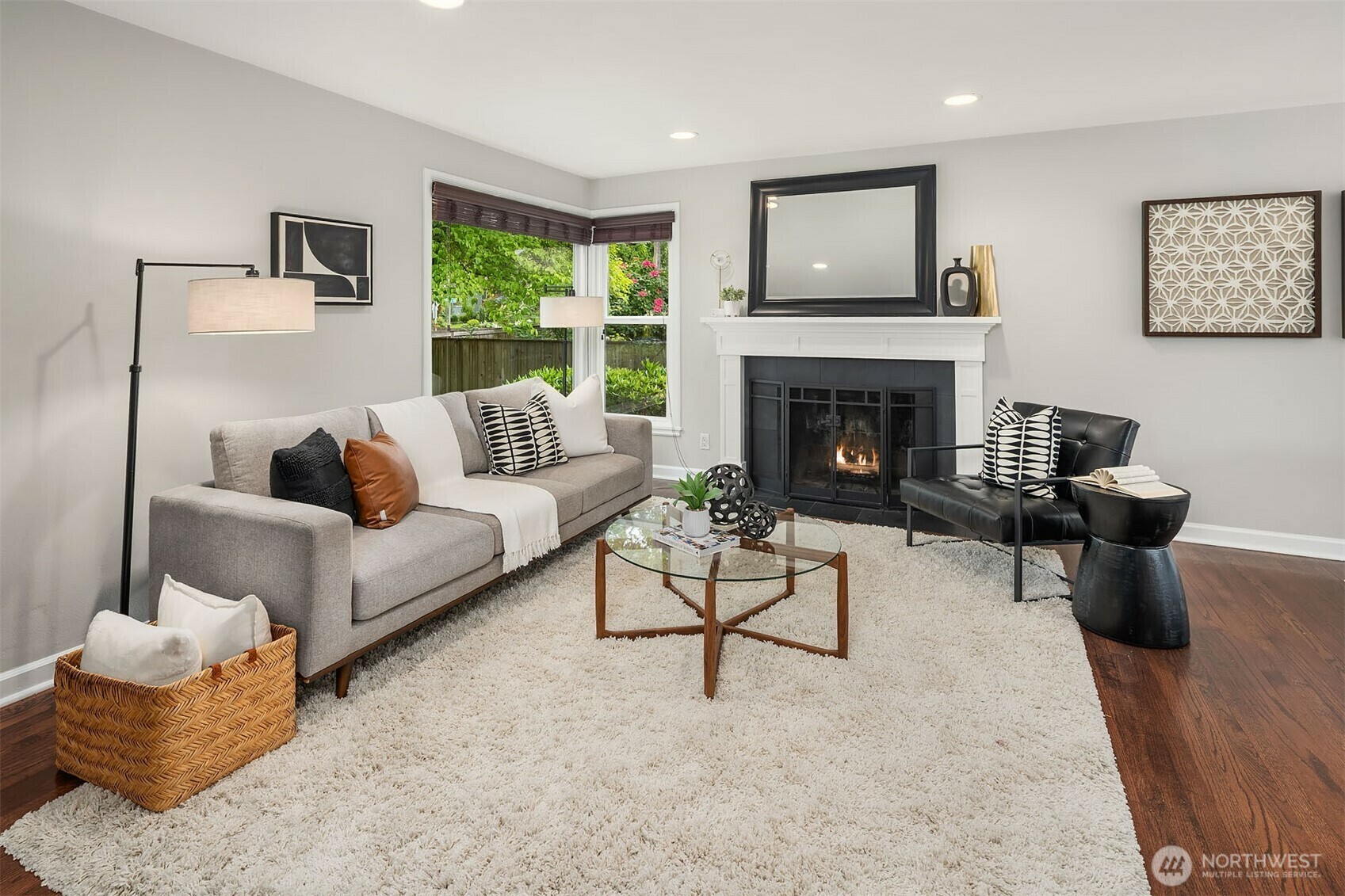 Property Photo:  8207  39th Avenue NE  WA 98115 