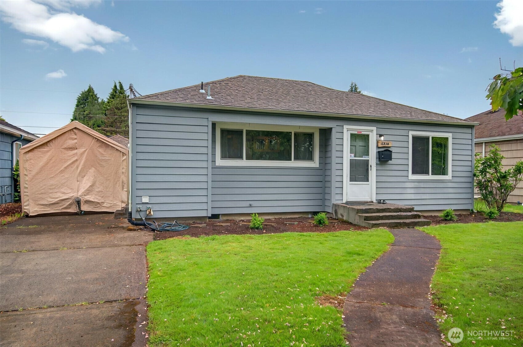 Property Photo: 2938 Louisiana Street WA 98632