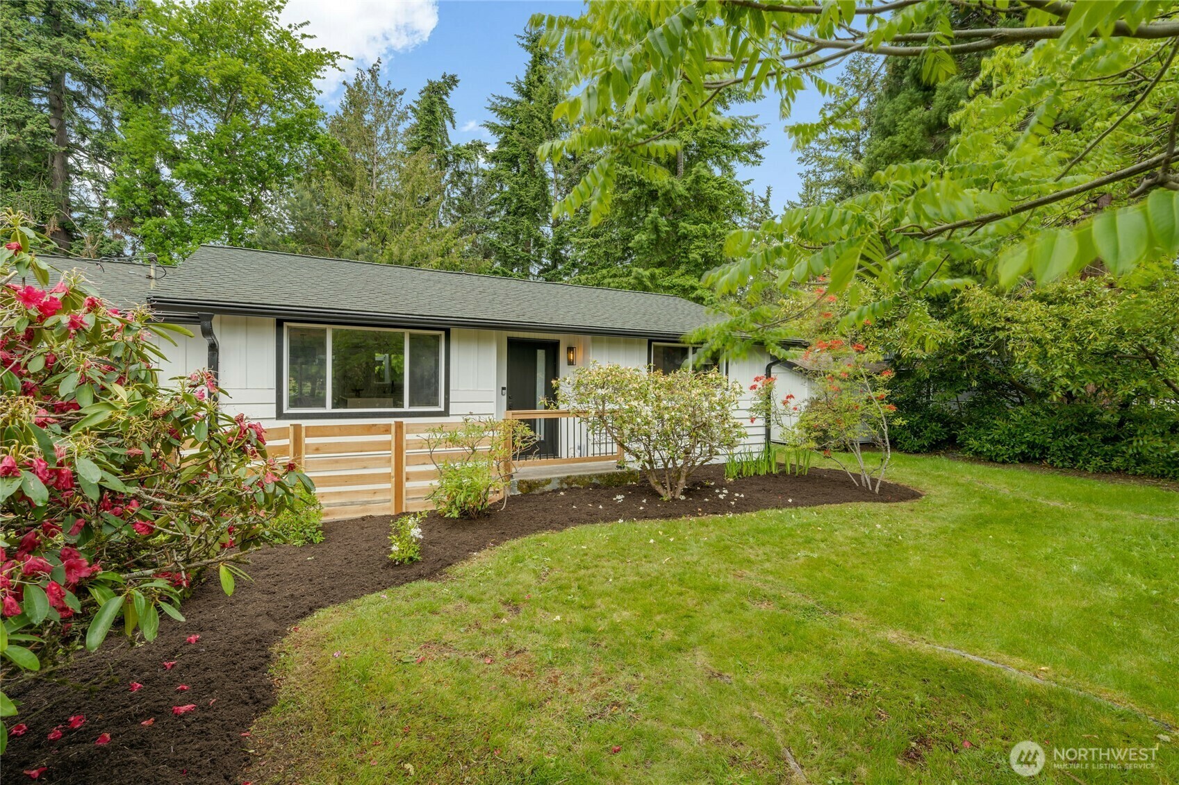 Property Photo: 2226 E 125th Ave Ct E WA 98372