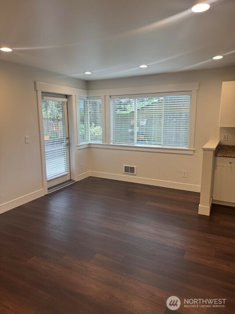 Property Photo: 120 NW 39th Street 102 WA 98107