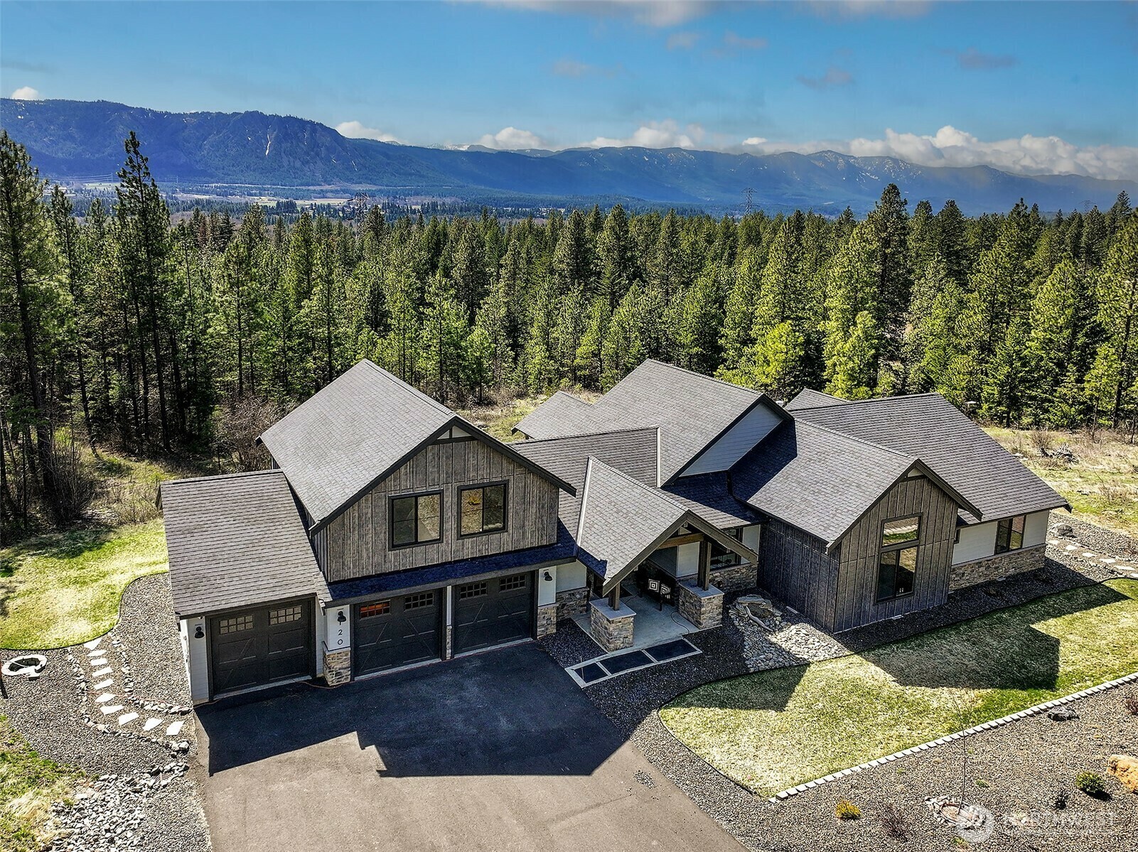 Property Photo: 120 Owl Ridge Drive WA 98922