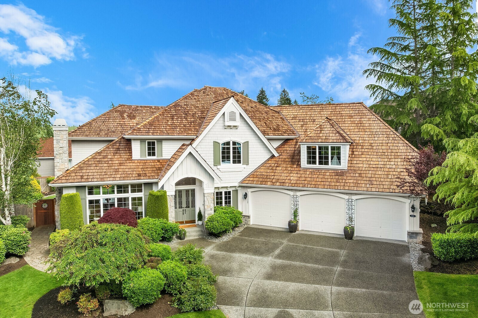 Property Photo:  2420  278th Court SE  WA 98075 