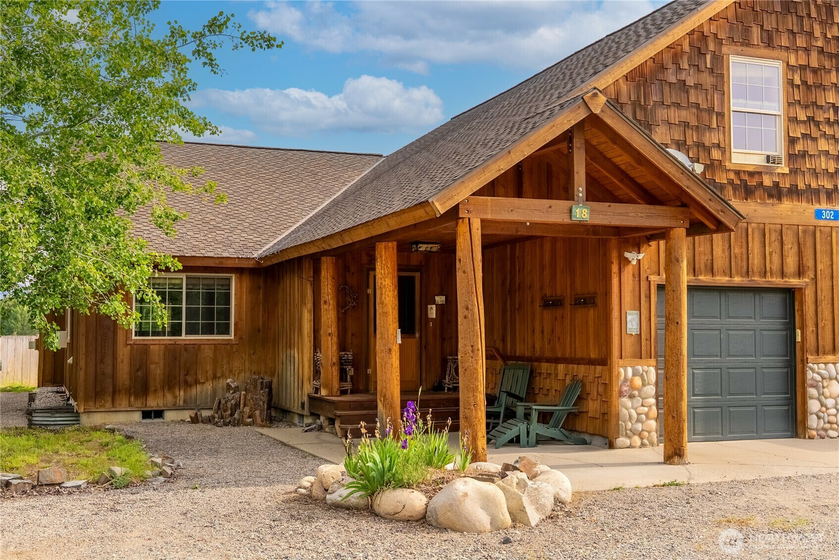 Property Photo: 302 Cascadian Court 18 WA 98862