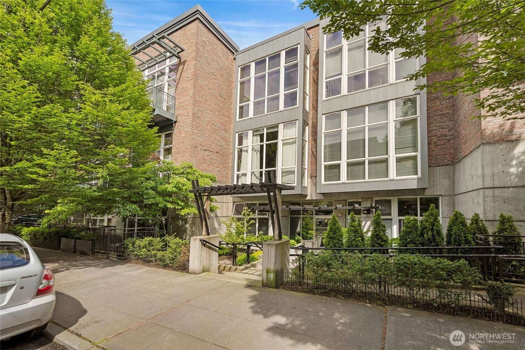 Property Photo: 1812 19th Avenue 205 WA 98122