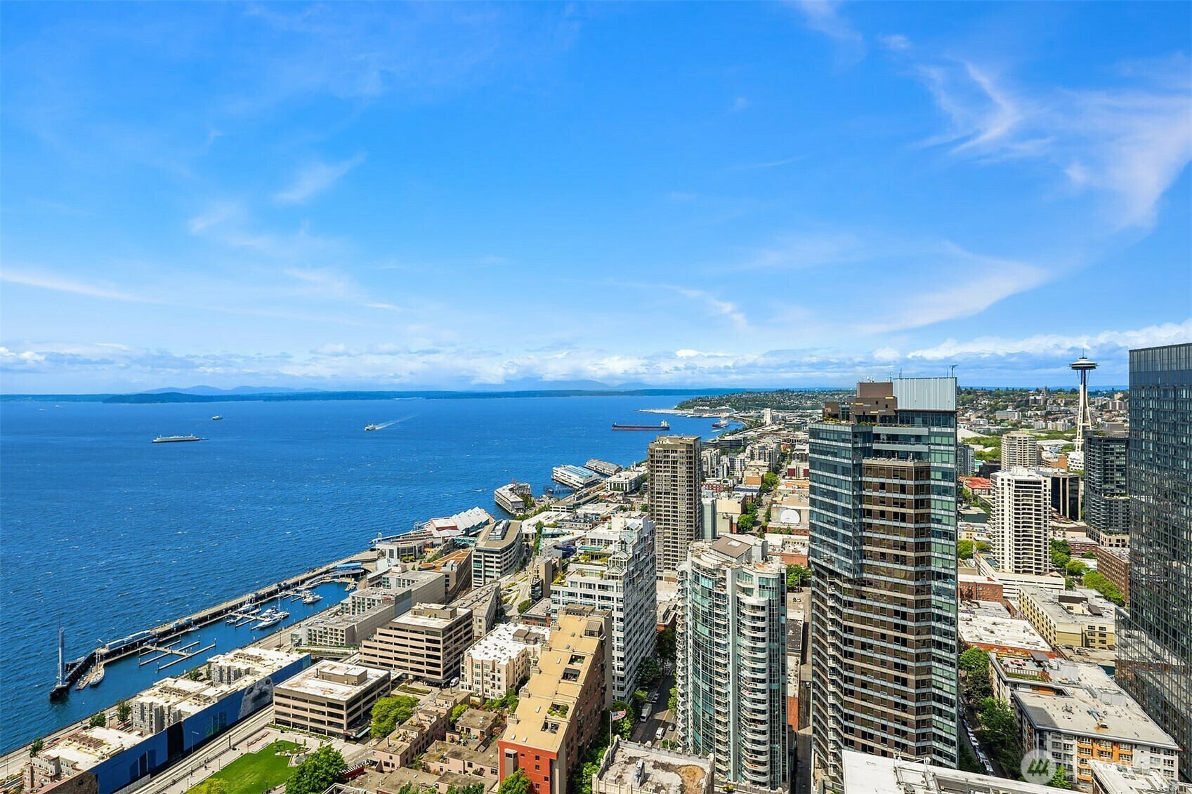 Property Photo: 121 Stewart Street 908 WA 98101