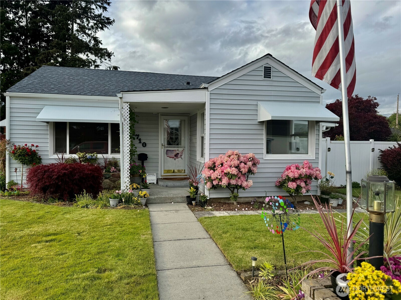 Property Photo: 1710 D St WA 98264