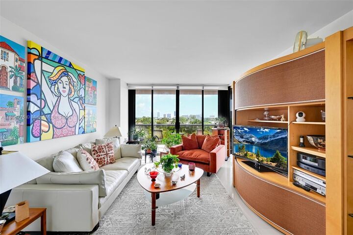 Property Photo:  3640 Yacht Club Dr 502  FL 33180 