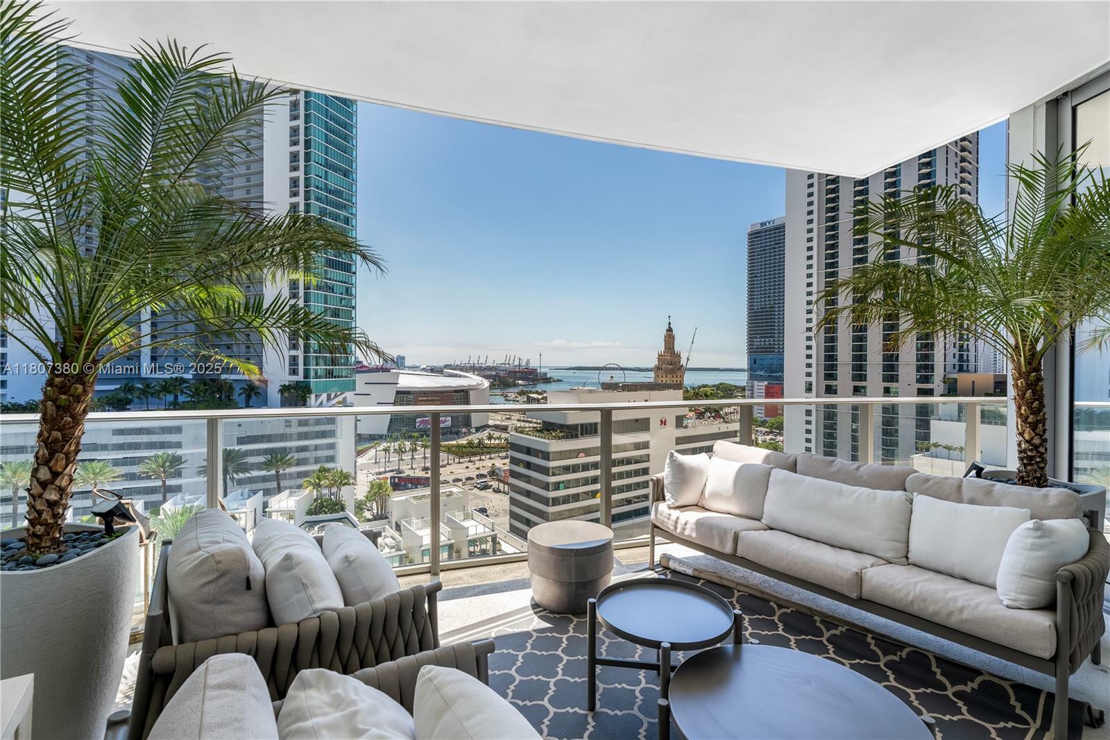 851 NE 1st Ave 1409  Miami FL 33132 photo