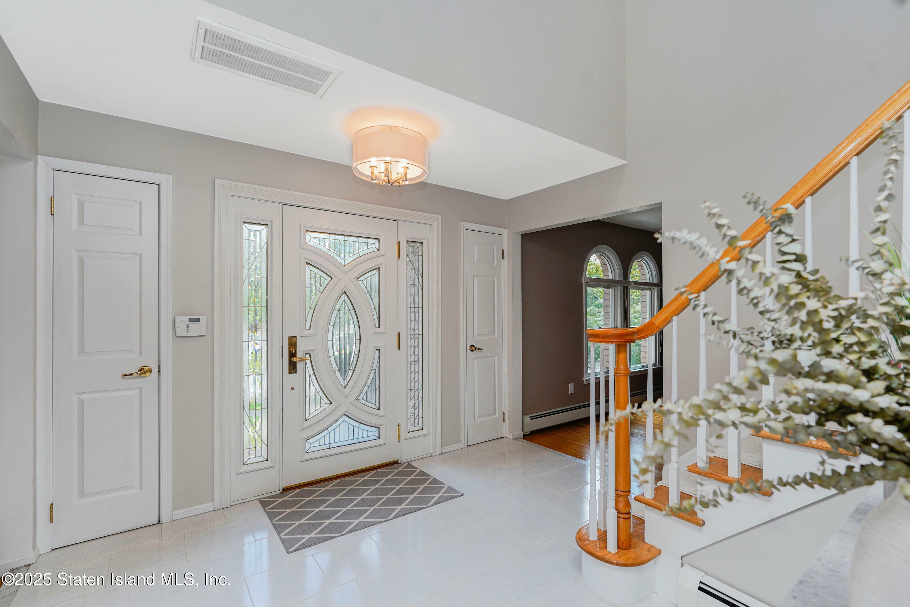 Property Photo: 723 Ionia Avenue NY 10312