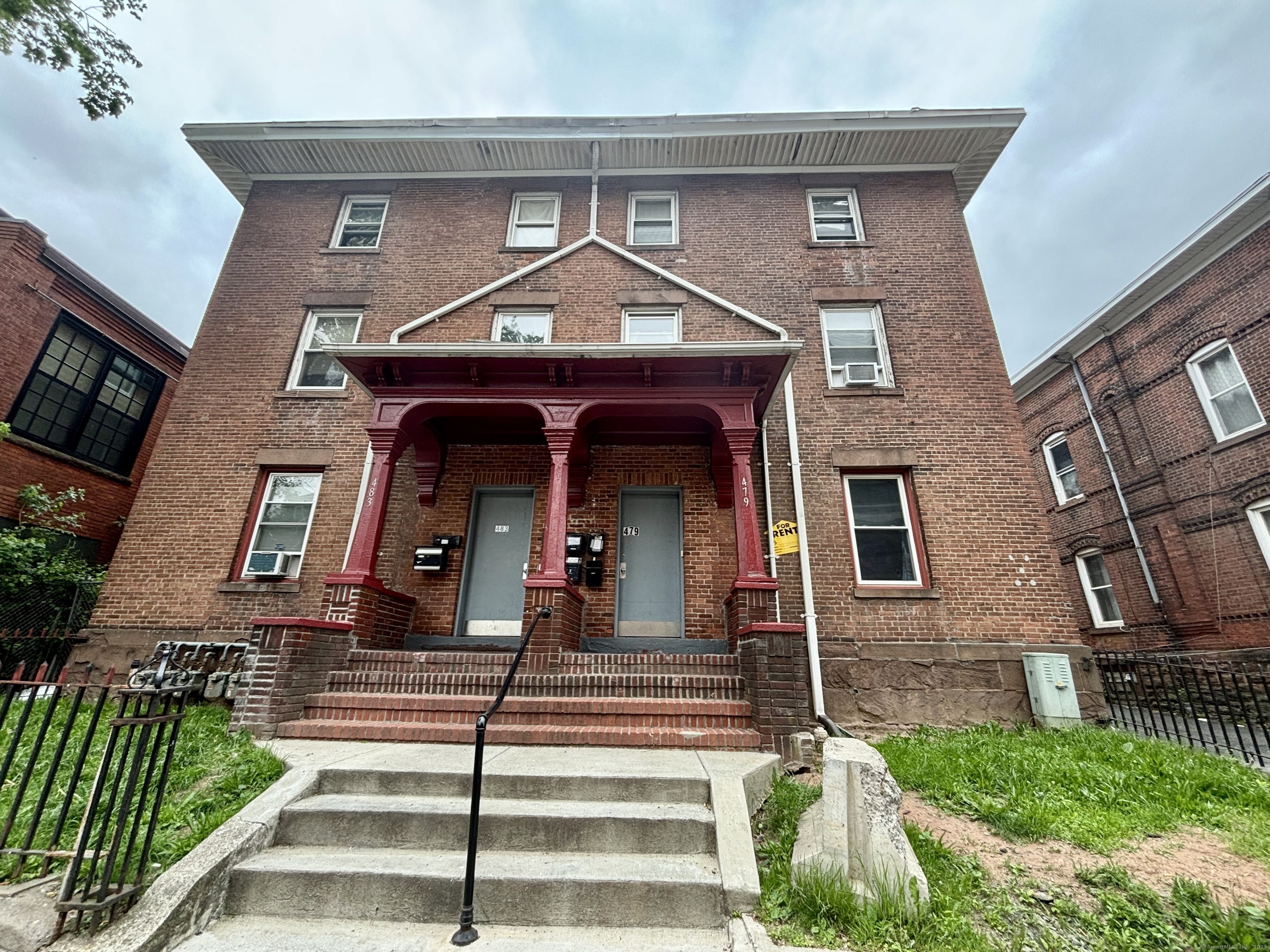 Property Photo: 479 Broad Street CT 06106