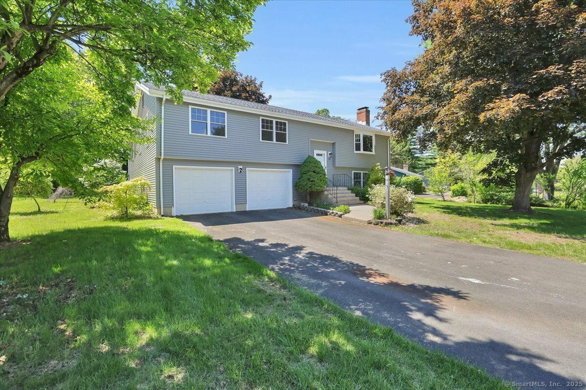 Property Photo: 14 Bent Road CT 06095