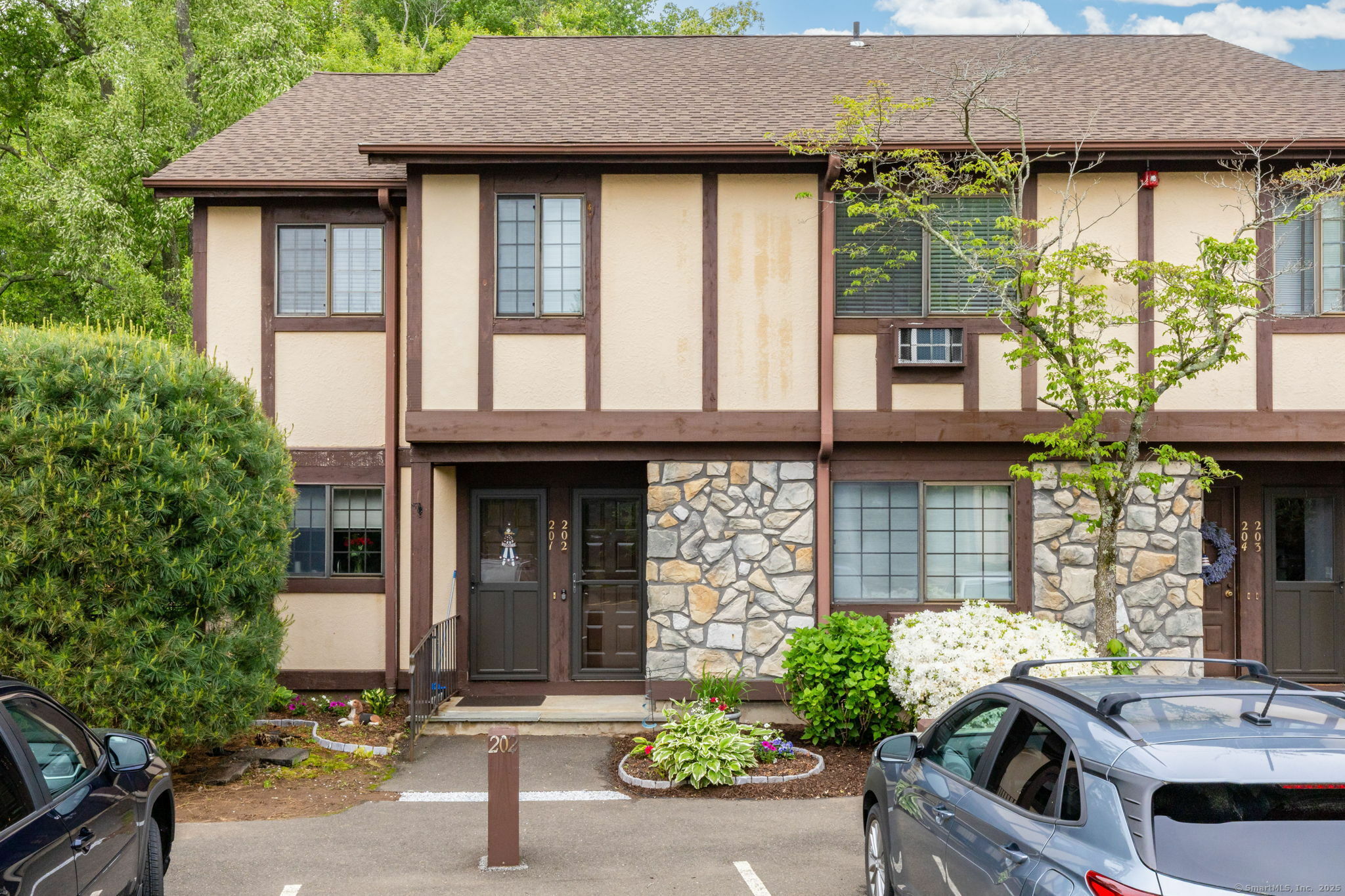 Property Photo: 202 Foxwood Lane 202 CT 06461