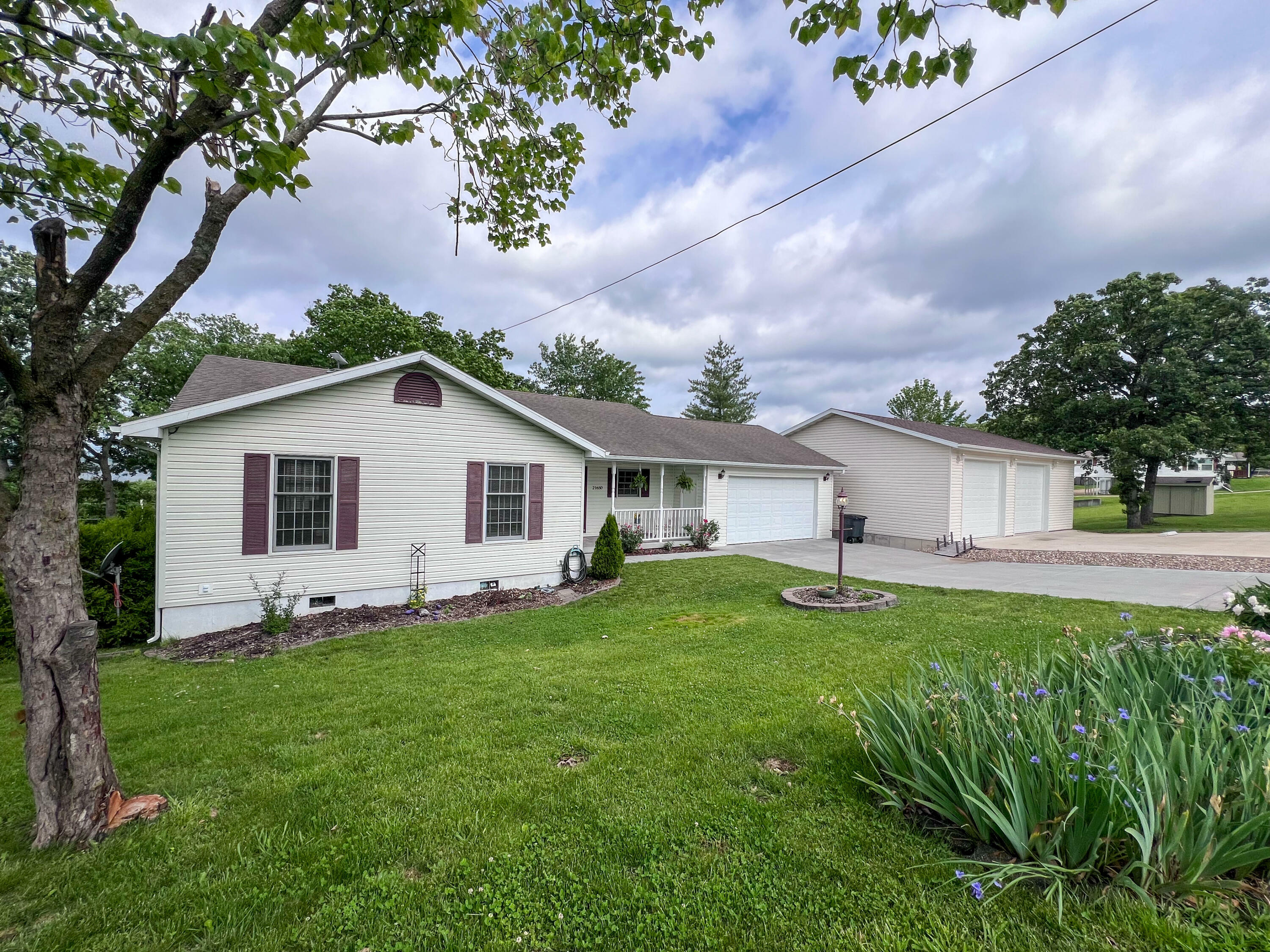 Property Photo: 21650 Kings Loop MO 65668