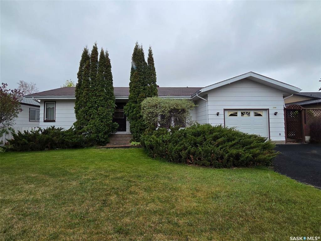 Property Photo: 2206 Douglas Avenue SK S9A 3M3