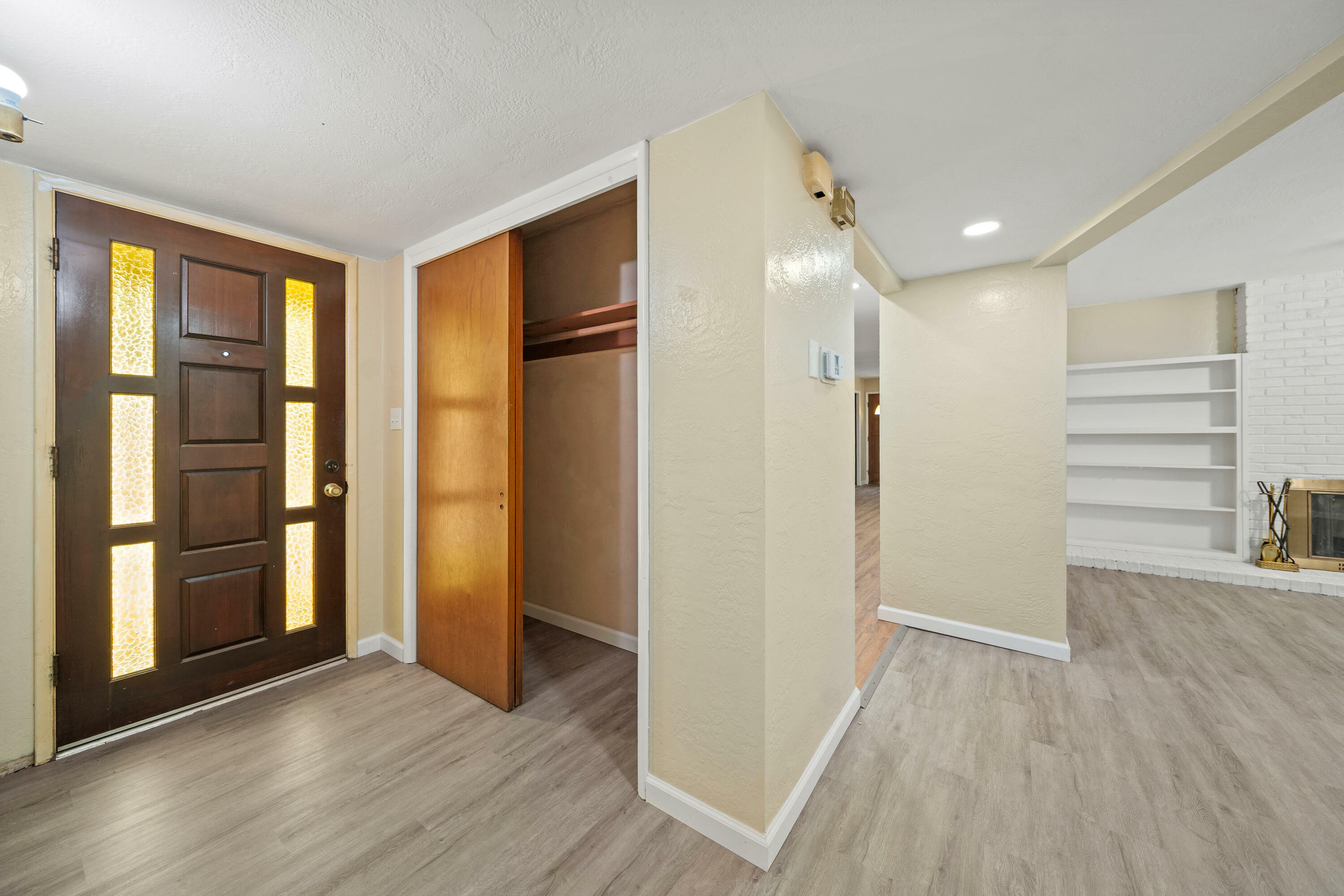 Property Photo: 509 S Redwood Street CA 93277