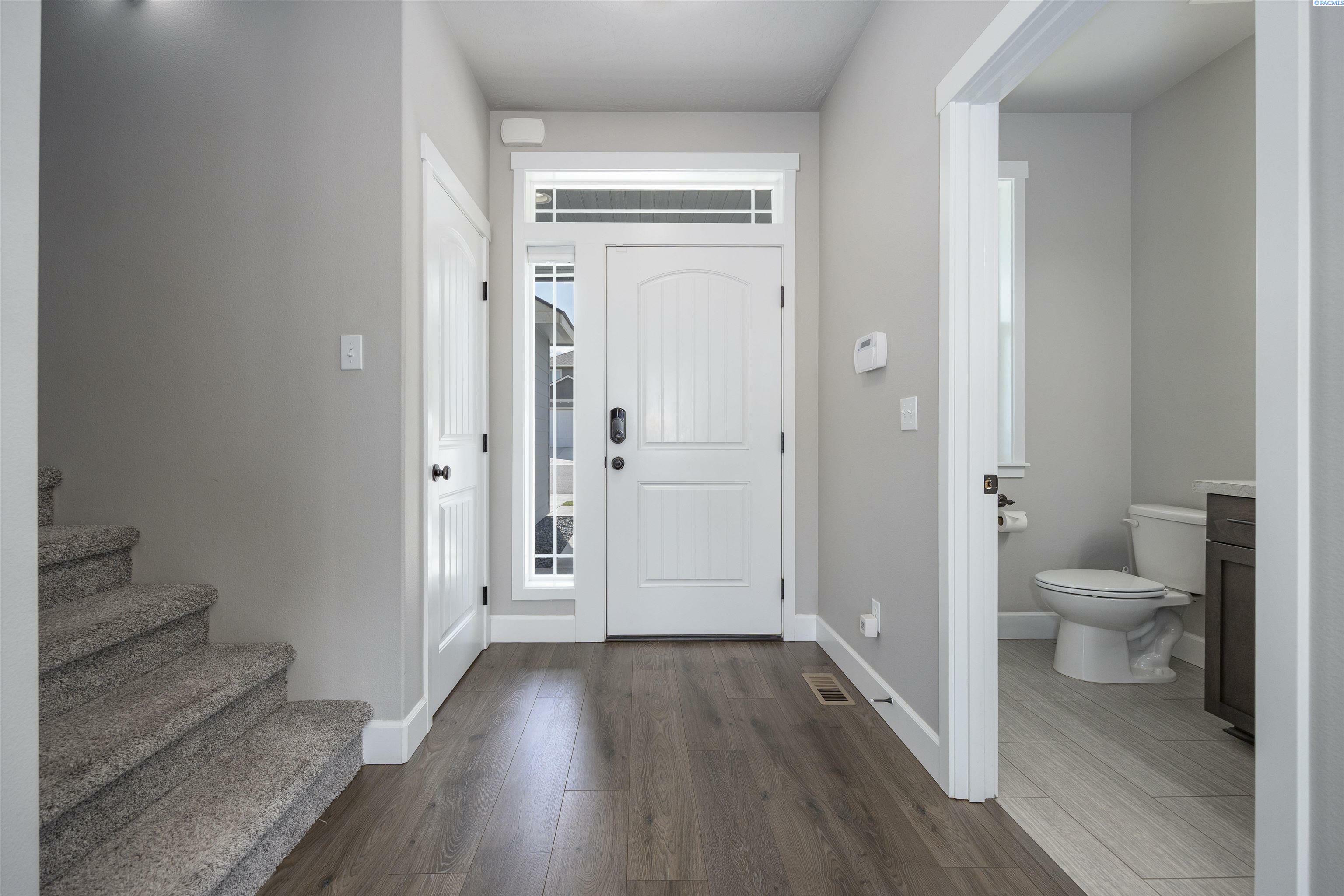 Property Photo: 3303 S Taft St WA 99338
