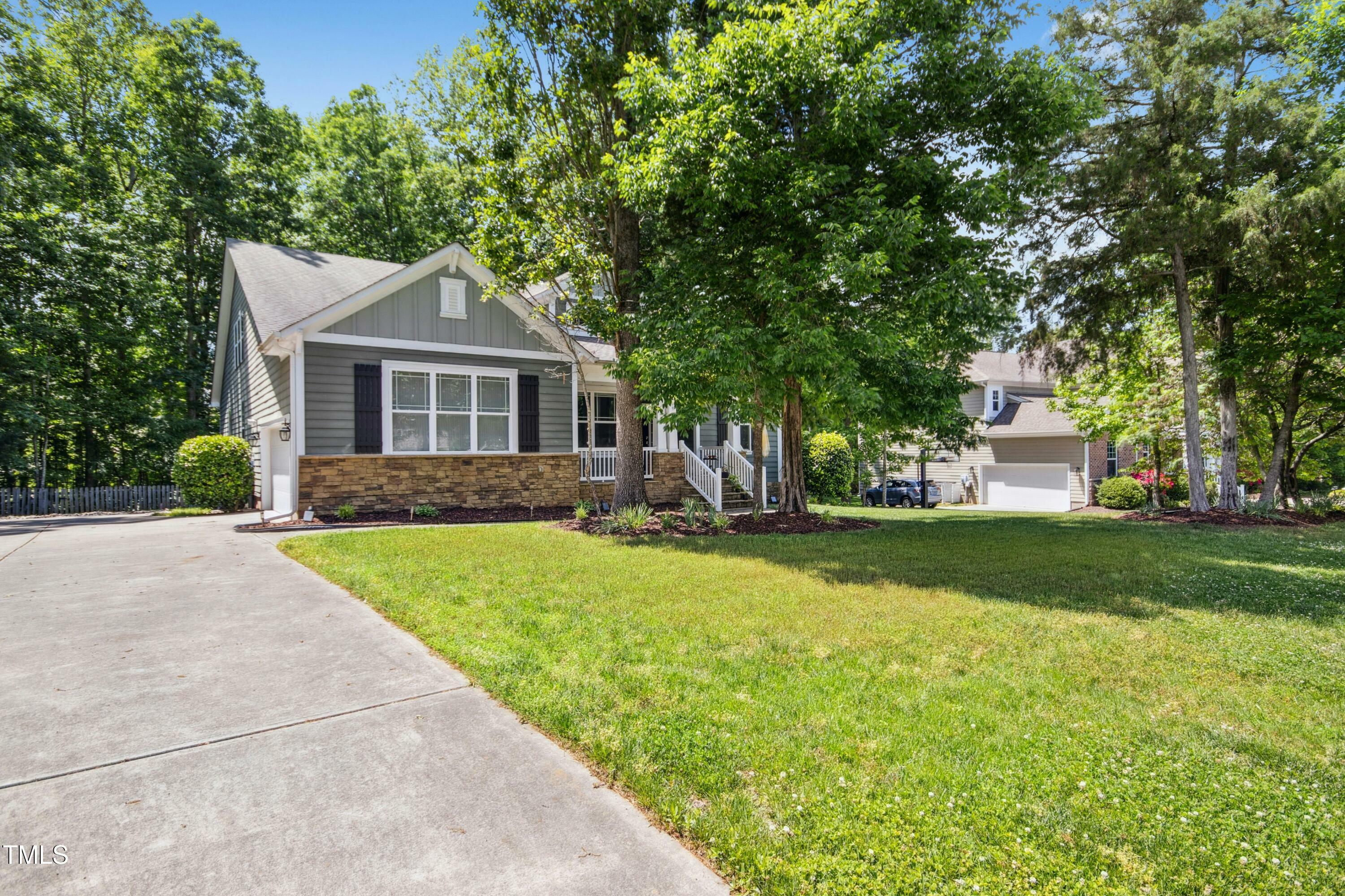 Property Photo: 619 E Hatterleigh Avenue NC 27278