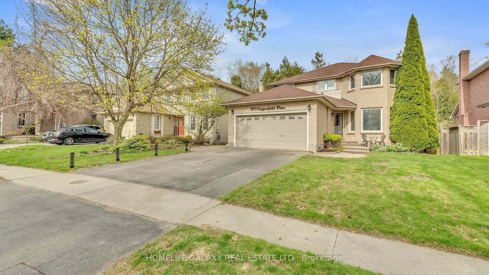 Property Photo: 979 Copperfield Drive ON L1K 2E9