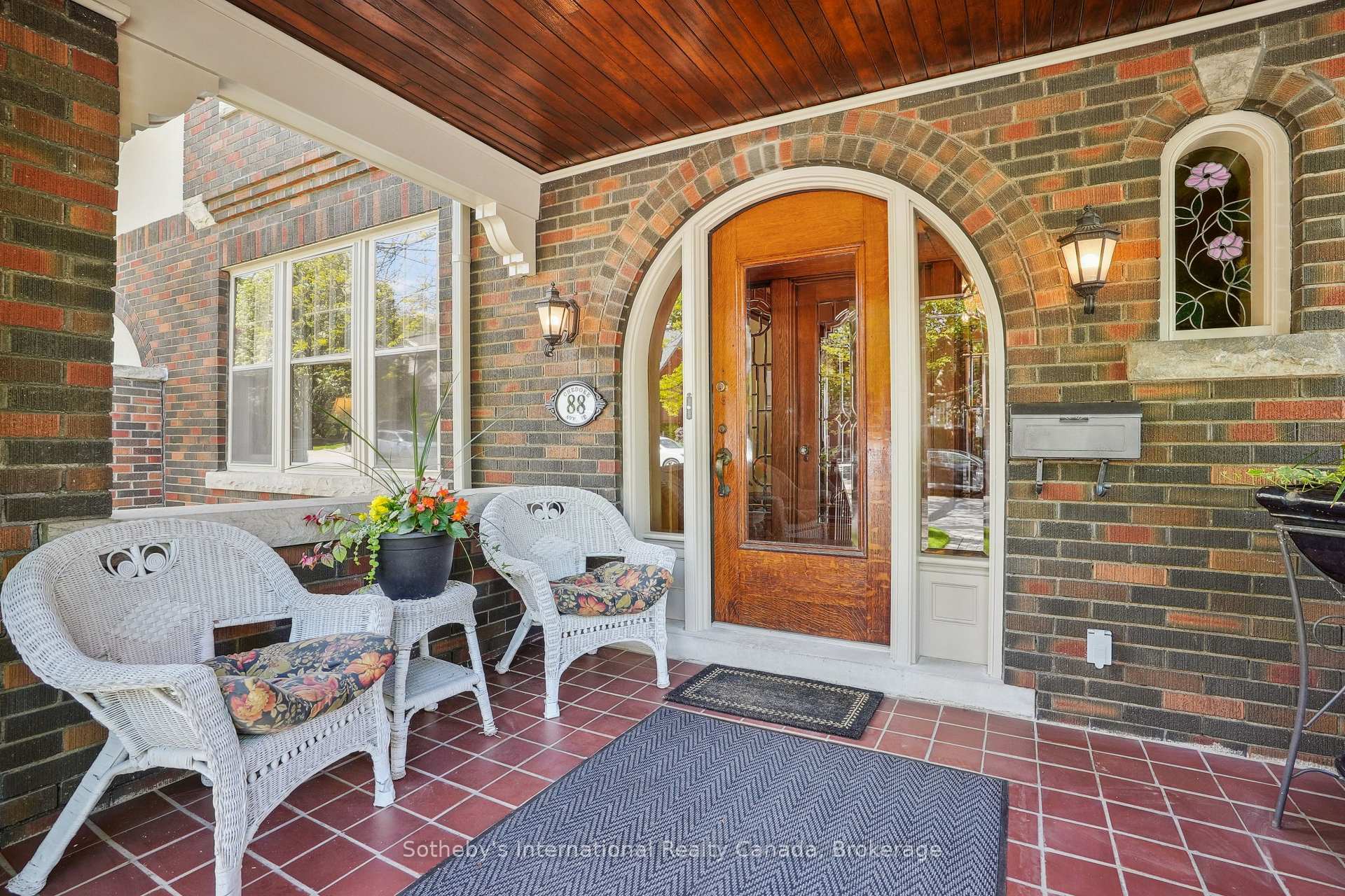 Property Photo: 88 Chedoke Avenue ON L8P 4N9
