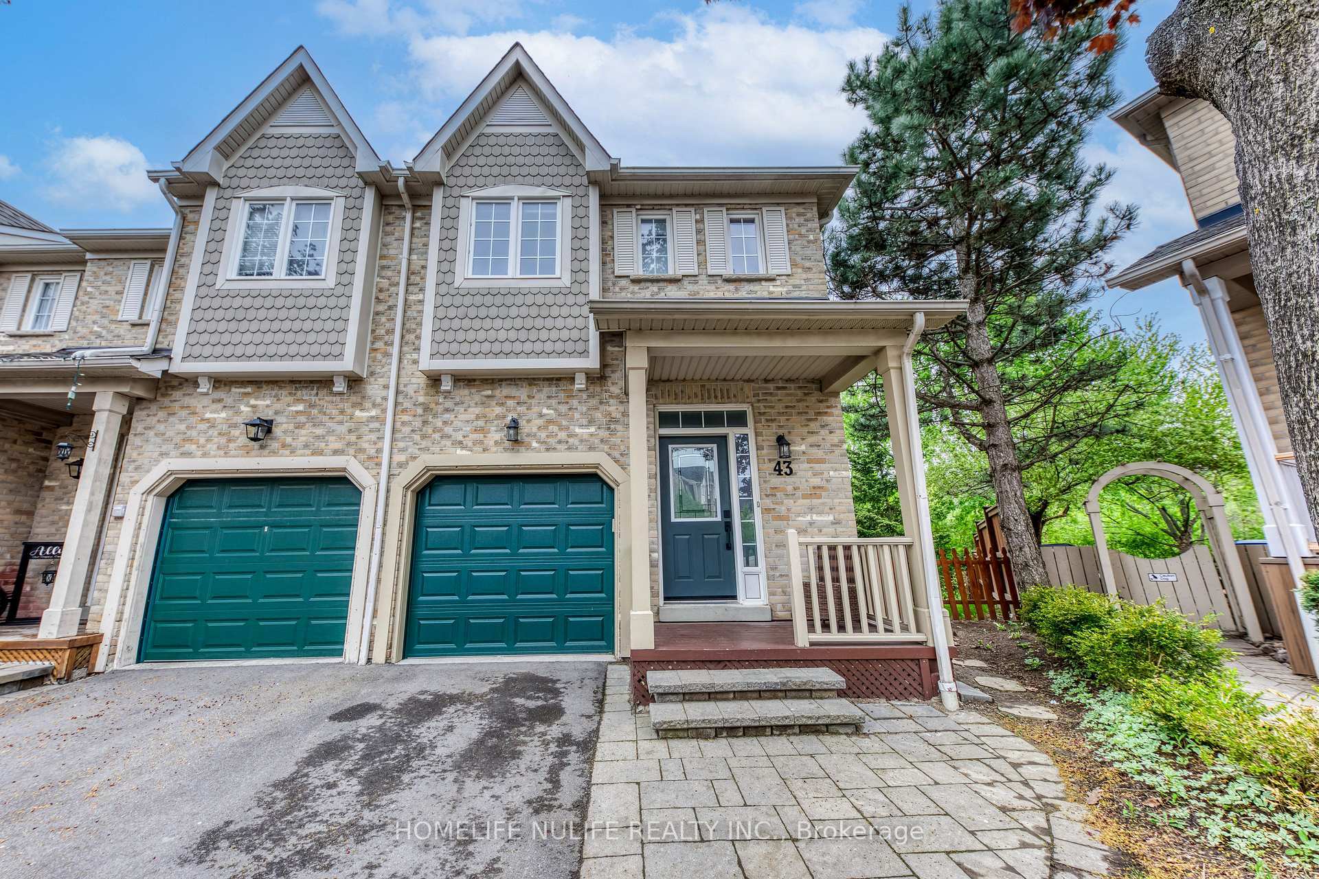 Property Photo: 7284 Bellshire Gate 43 ON L5N 8E4