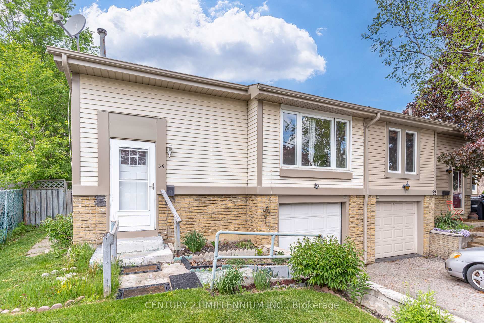 Property Photo: 94 Charters Road ON L6V 2S5