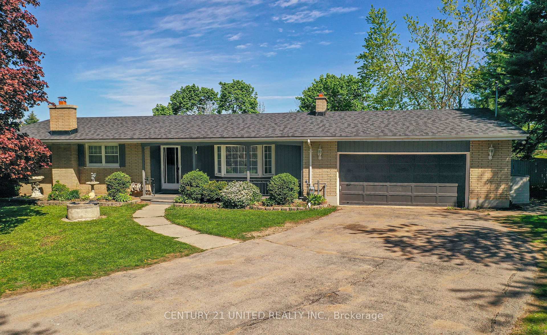 Property Photo: 862 Lily Lake Road ON K9J 6X3