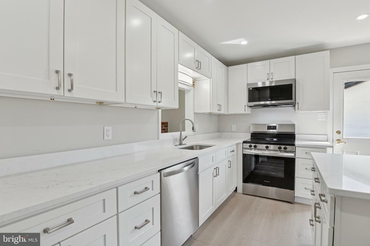 Property Photo:  37 Anglin Drive  DE 19713 