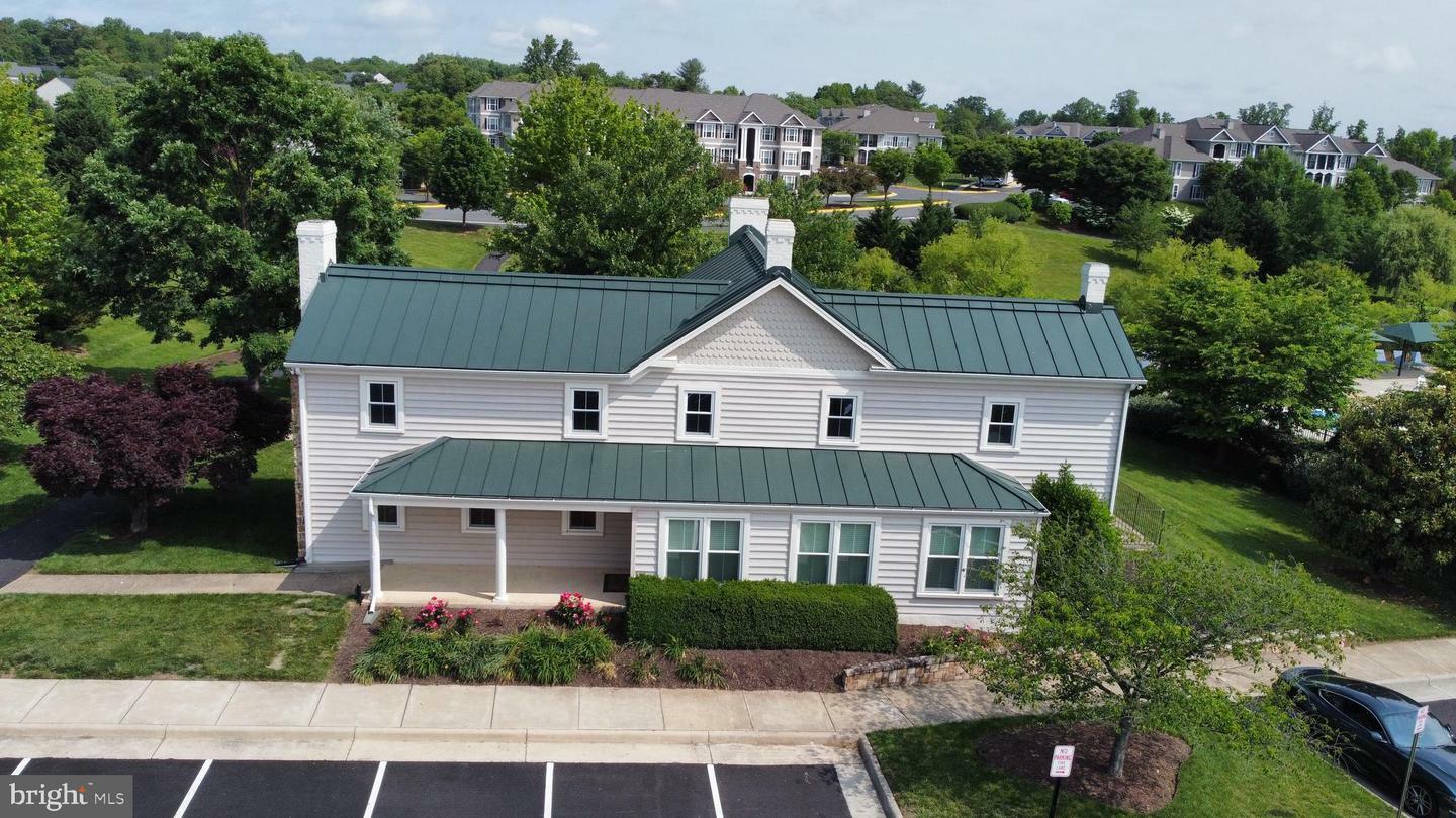 Property Photo: 831 Macalister Drive SE VA 20175