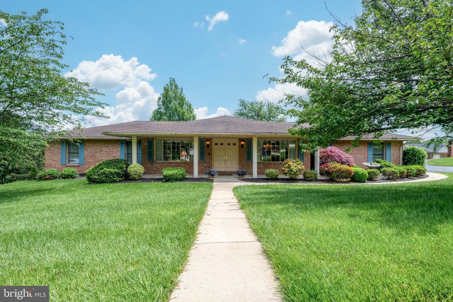 3731 Long Point Drive  York PA 17402 photo