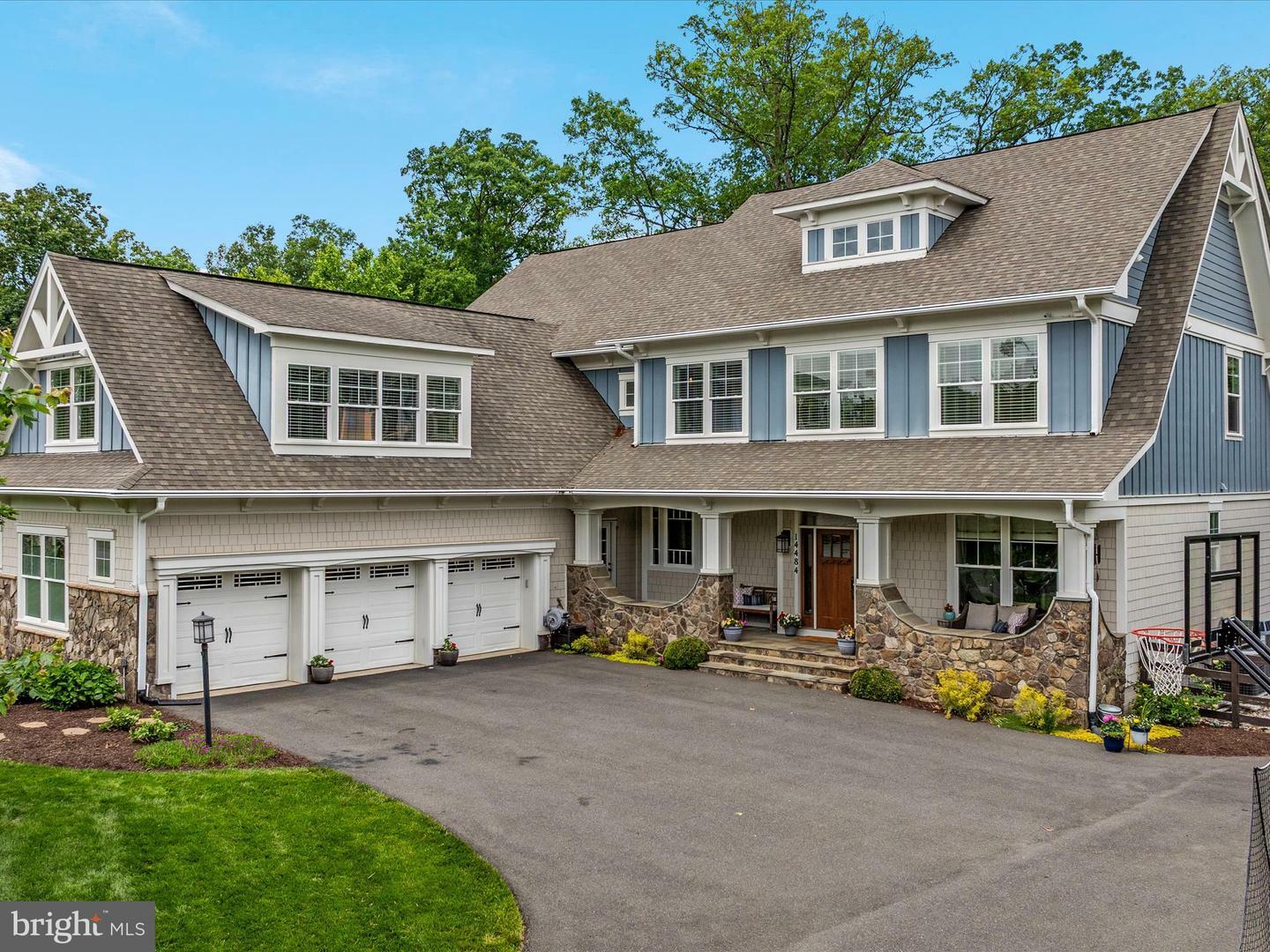 Property Photo: 14484 Bluff Point Court VA 20155
