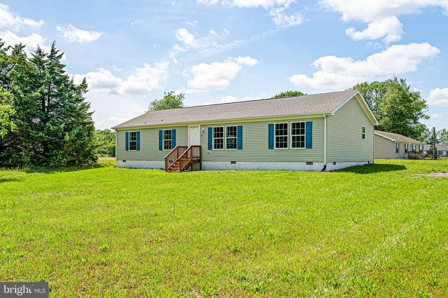 Property Photo: 35 Dapple Gray Lane DE 19904