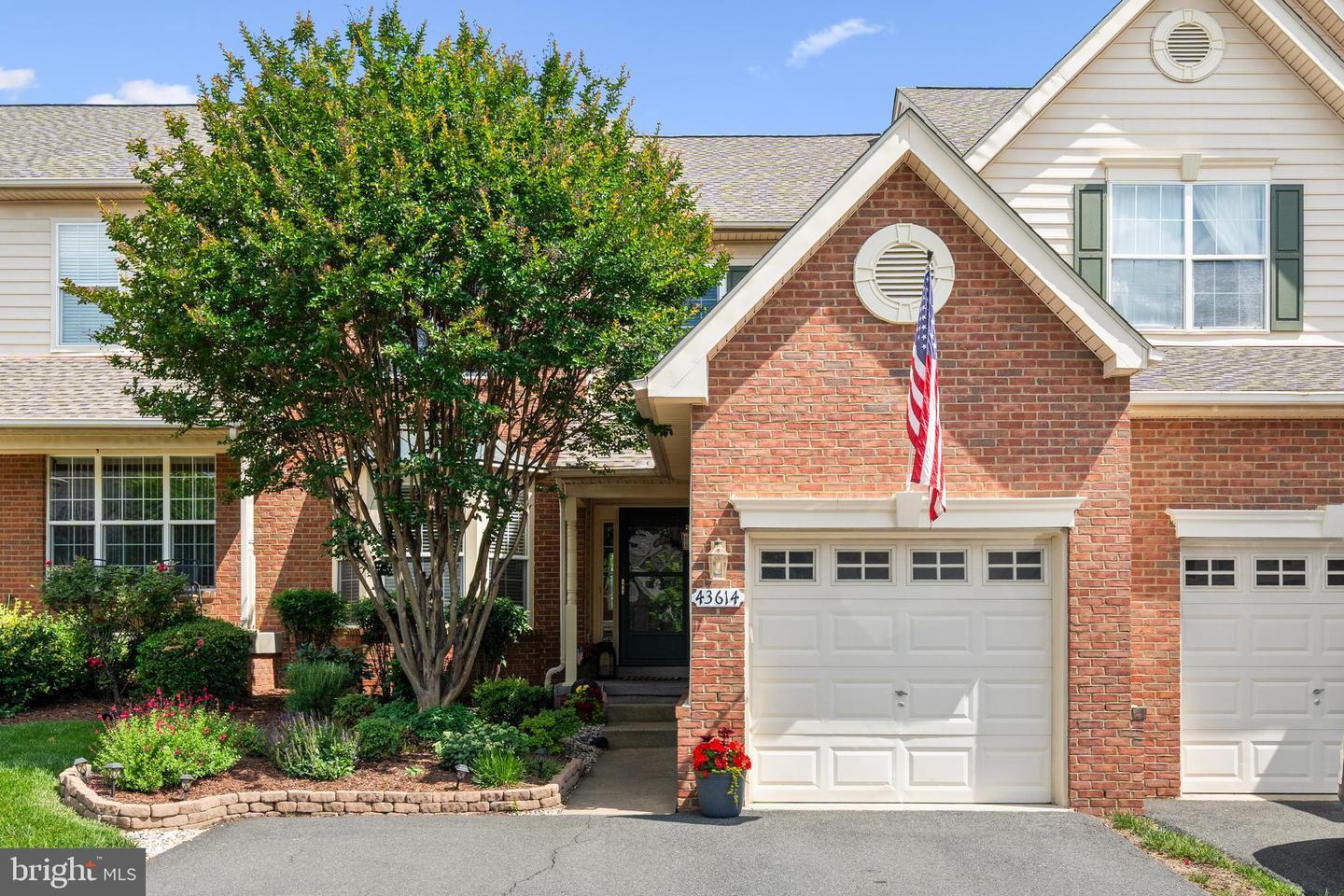 Property Photo: 43614 Dunhill Cup Square VA 20147