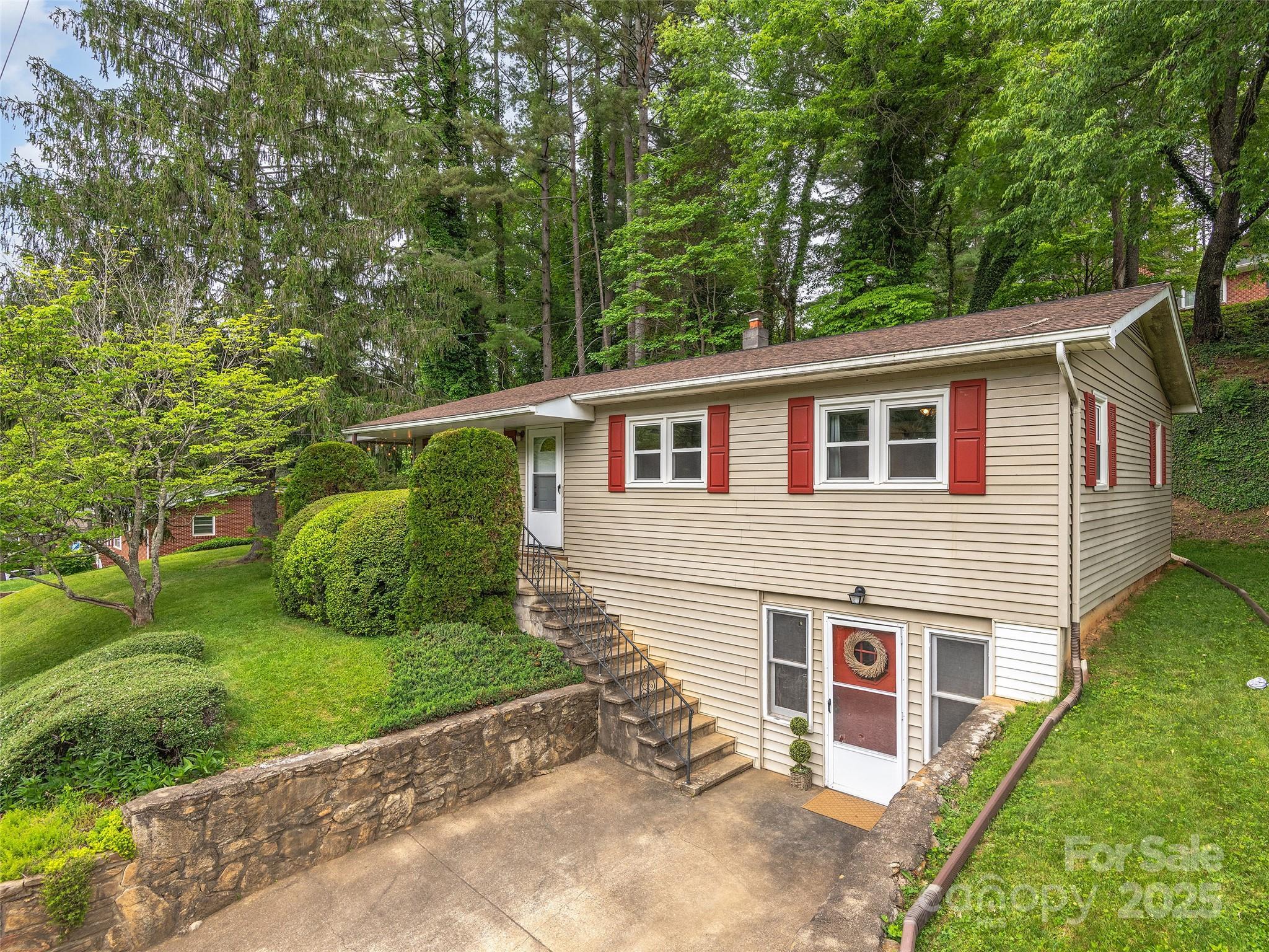 Property Photo: 57 Park Drive NC 28786